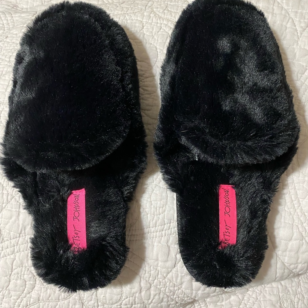 Betsey Johnson Black Faux Fur Slide Slippers with Pink Logo Insole